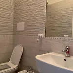 Piccolo Monolocale Al Porticciolo شقة ايزولا روسا